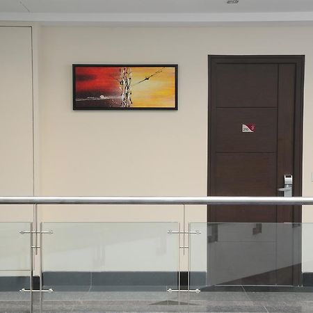 Hotel Gulnar New Delhi Luaran gambar