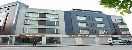 Hotel Gulnar New Delhi Luaran gambar