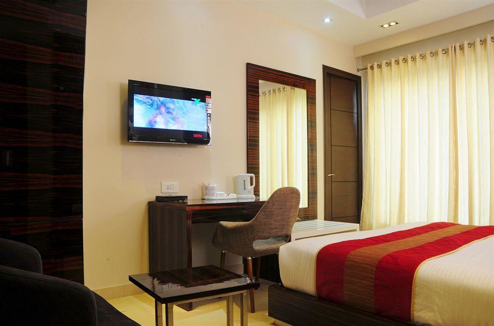 Hotel Gulnar New Delhi Luaran gambar