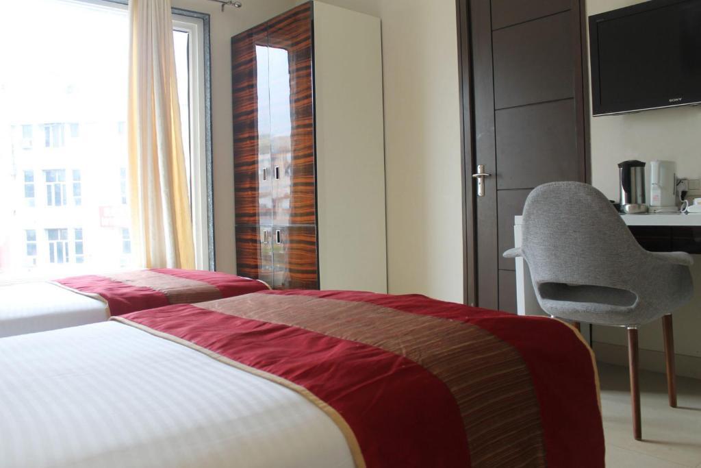 Hotel Gulnar New Delhi Luaran gambar