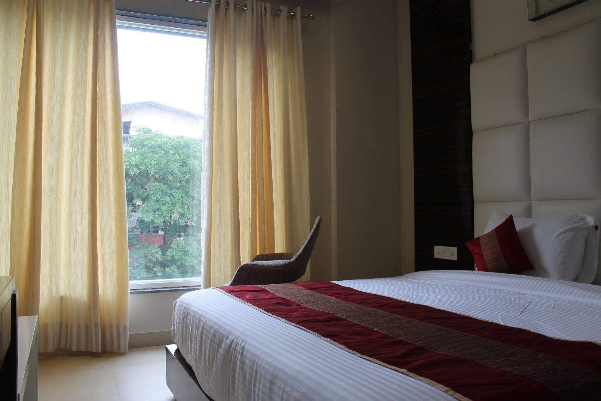 Hotel Gulnar New Delhi Bilik gambar