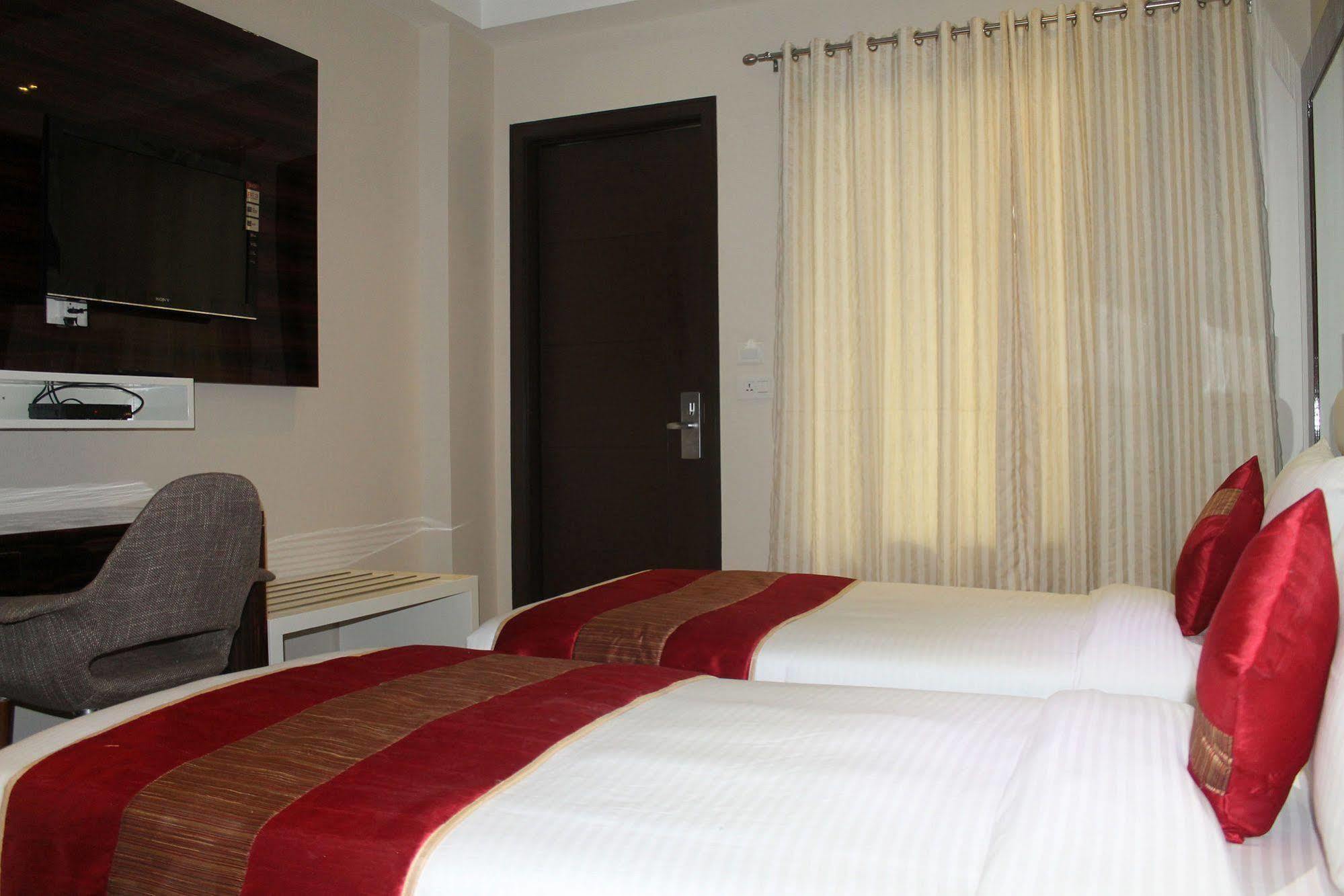 Hotel Gulnar New Delhi Luaran gambar