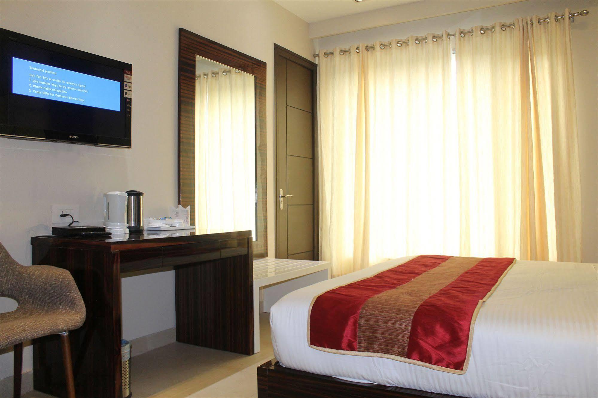 Hotel Gulnar New Delhi Luaran gambar