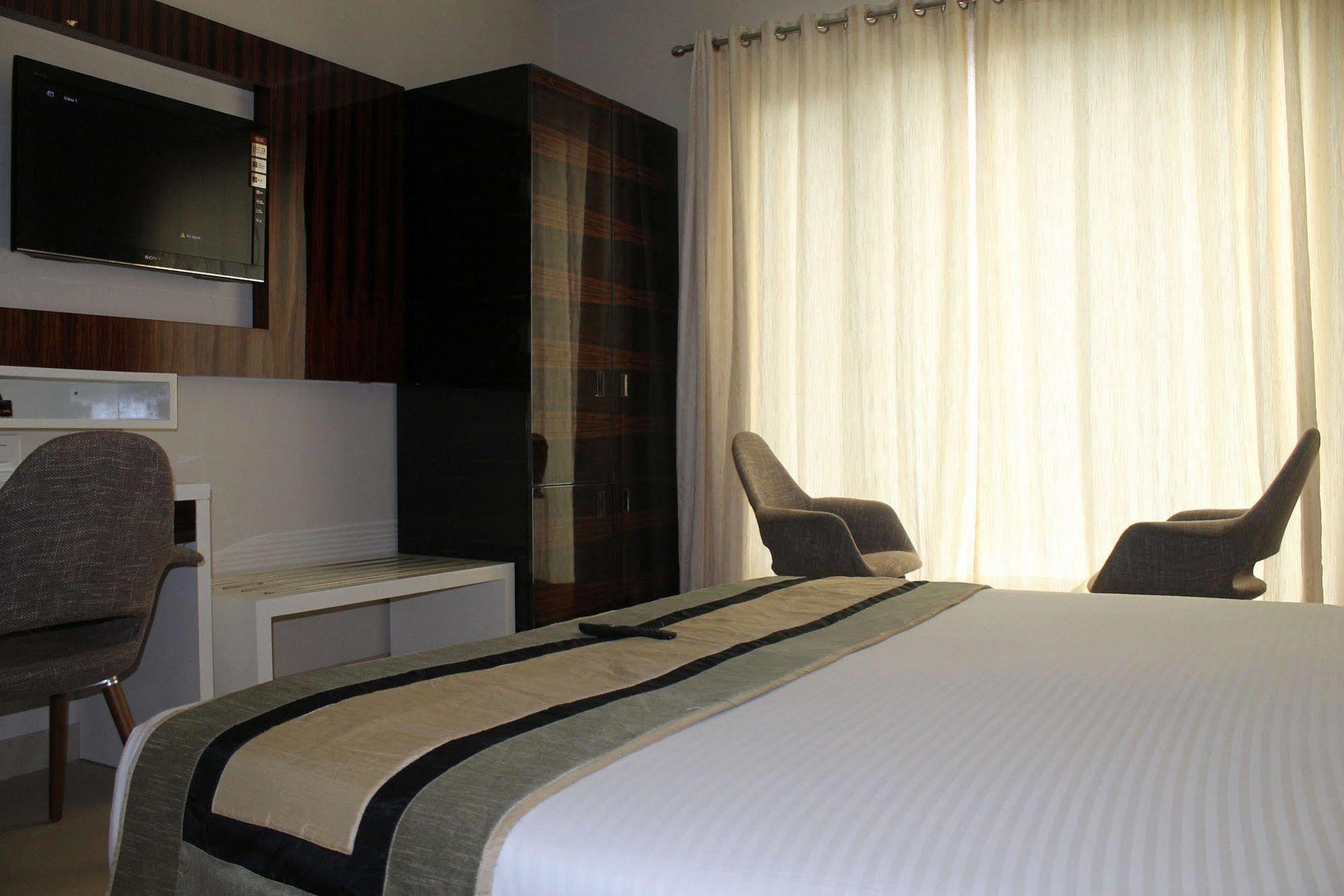 Hotel Gulnar New Delhi Luaran gambar